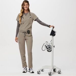 Figs Women's Tan Scrub Set